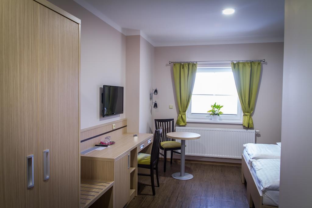 Penzion Na Netrebe Pardubice Habitación foto